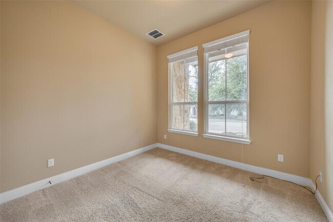 Building Photo - 10821 Crosbyton Ln