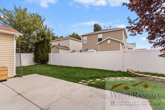 Building Photo - Your Clinton Haven – Modern, Spacious, and...
