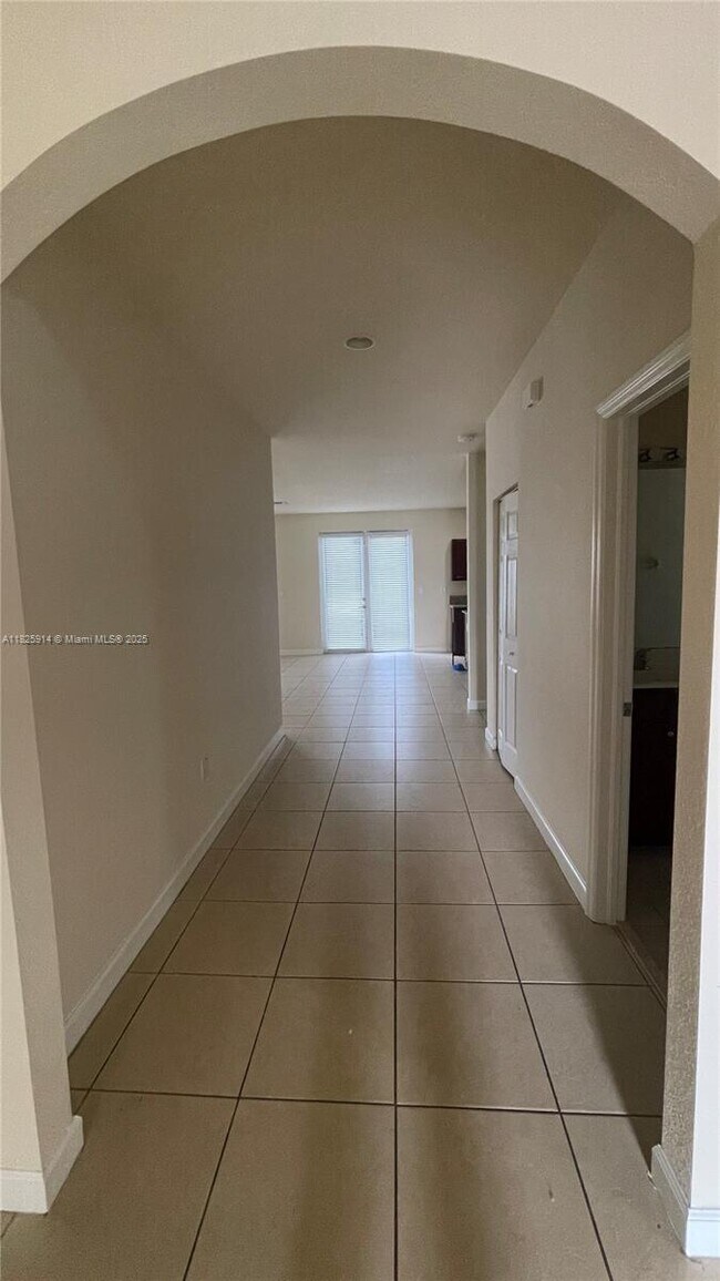 Building Photo - 9170 SW 171st Ct