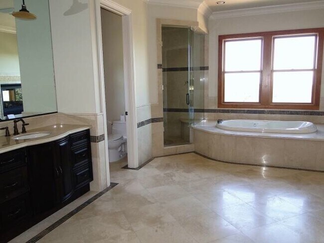 Building Photo - Large estate in the Oakland hills