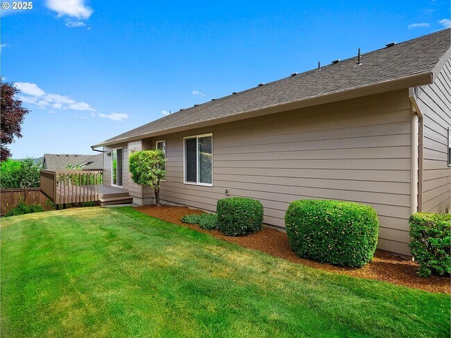 Building Photo - 15517 SE Bybee Dr