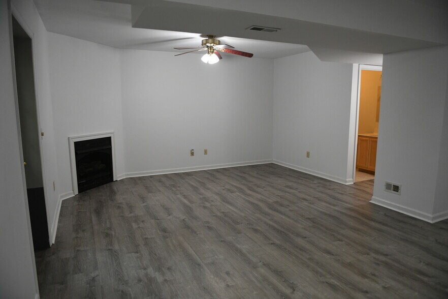 Basement rec room - large with additional full bath - 19295 Briar Patch Dr