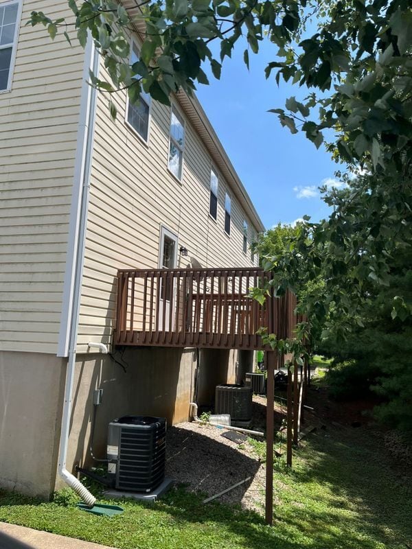 Building Photo - 102 Gateway Dr