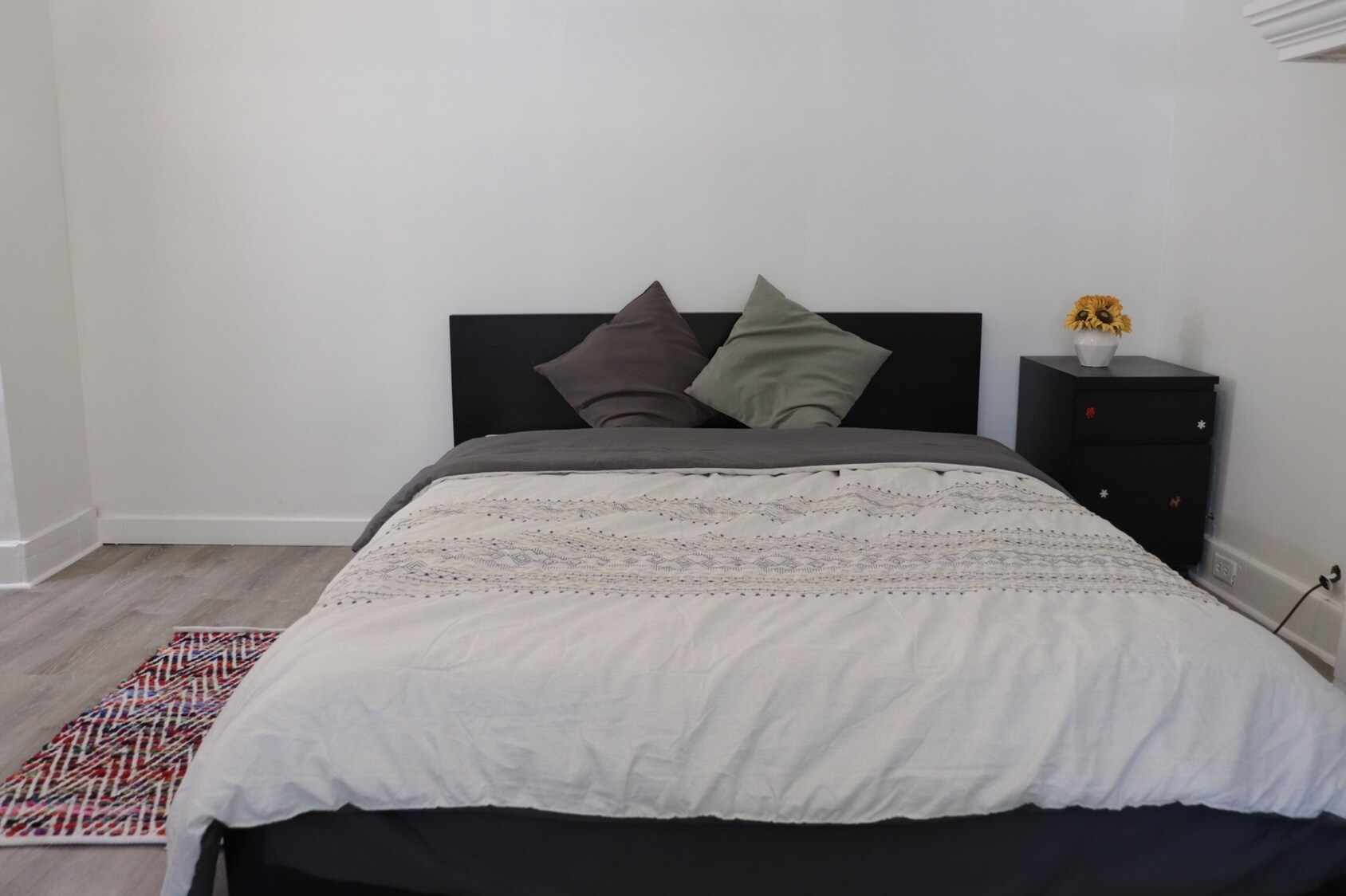 Building Photo - 1033 Flemington St