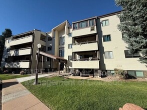 Building Photo - 6590 Delmonico Dr