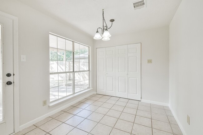 Building Photo - 3414 Kings Mountain Dr