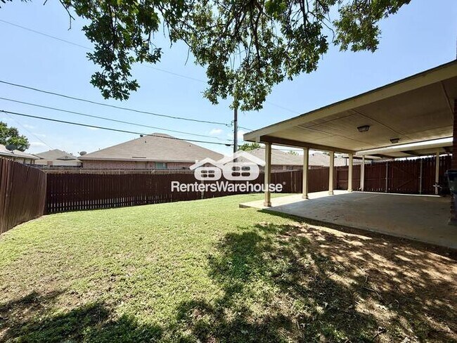 Building Photo - Beautiful Two-Story Home with Space, Comfo...