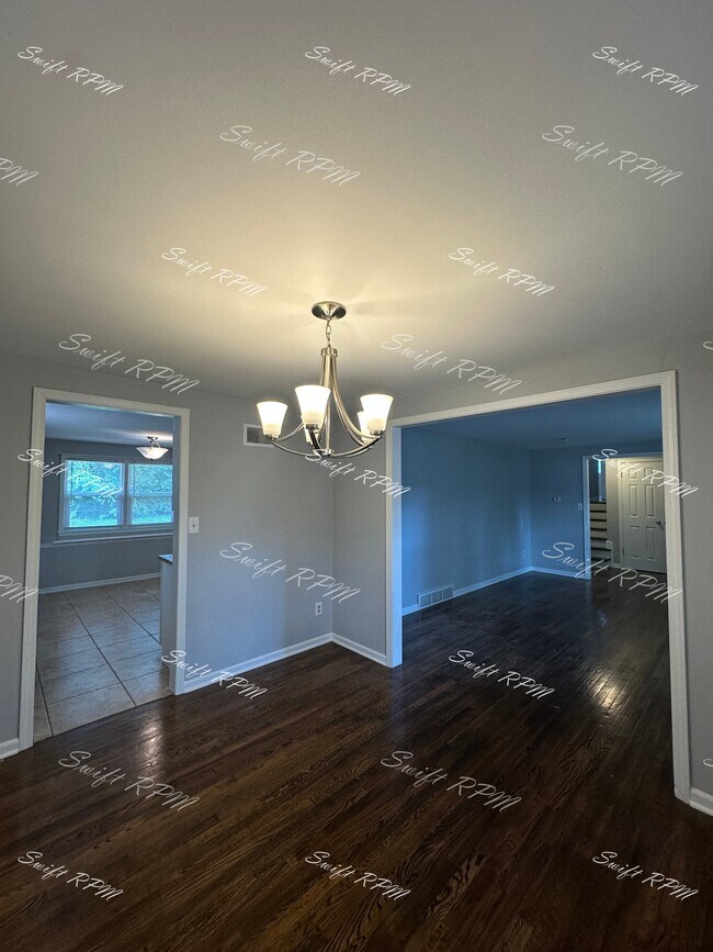 Building Photo - 9805 Carter Dr