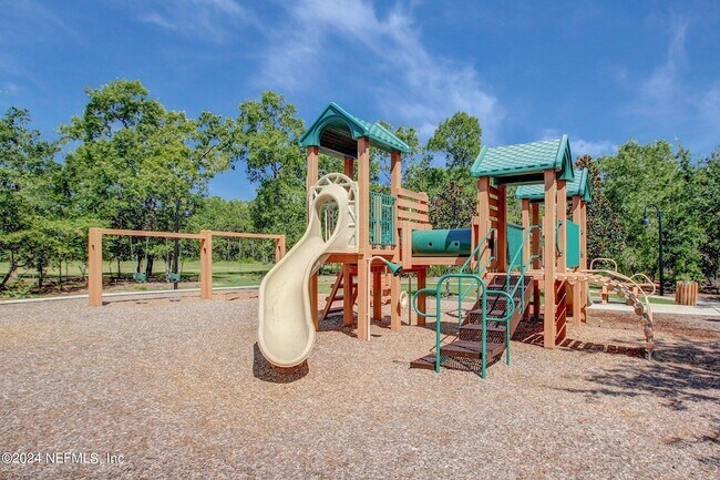 Building Photo - 4619 Pine Lake Dr