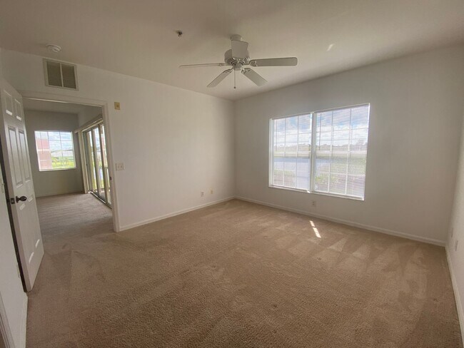 Building Photo - 2140 Heron Lake Dr