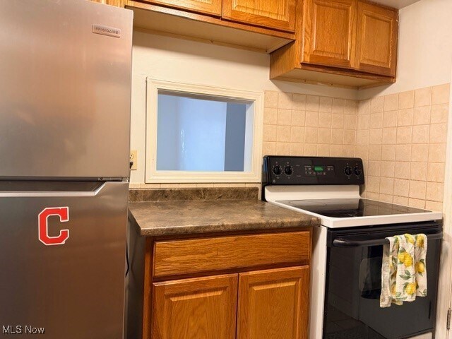 Building Photo - 6930 Carriage Hill Dr