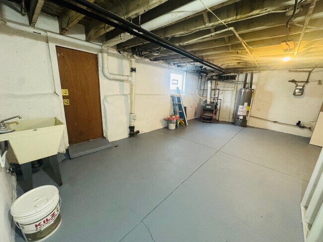 Building Photo - Rehabbed 3bd/1.5bth House with Backyard!! SECTION 8 ONLY!!