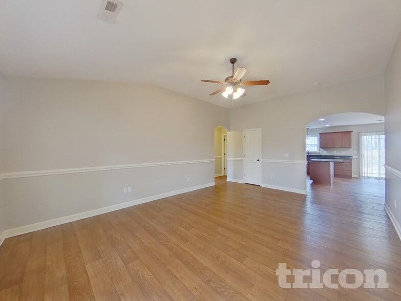 Building Photo - 613 Slippery Moss Dr