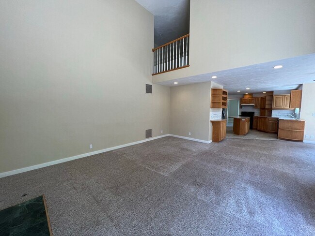 Building Photo - 3926 Shasta View St