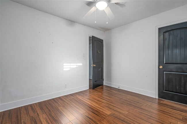 Building Photo - 1219 Park Ln