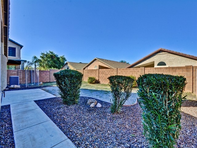 Building Photo - 4812 W Desert Ln