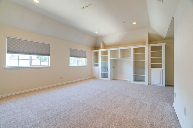 Building Photo - "Stately Gated 5-Bedroom Estate With Pool, Custom Details & Abundant Living Space!"