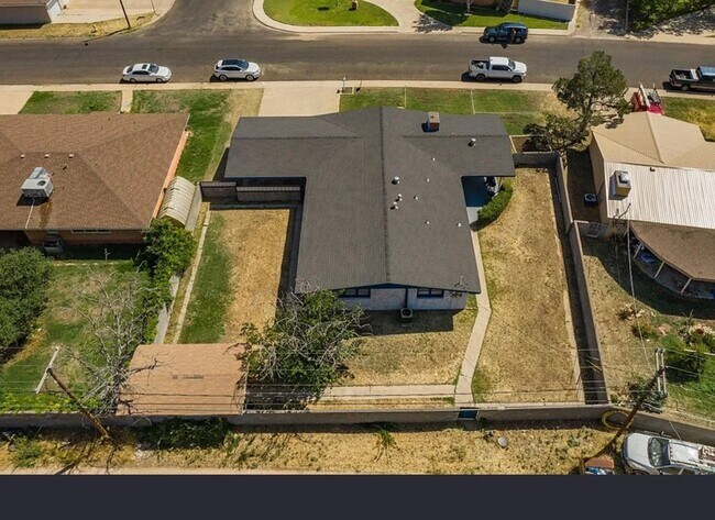 Building Photo - 3009 Century Ave