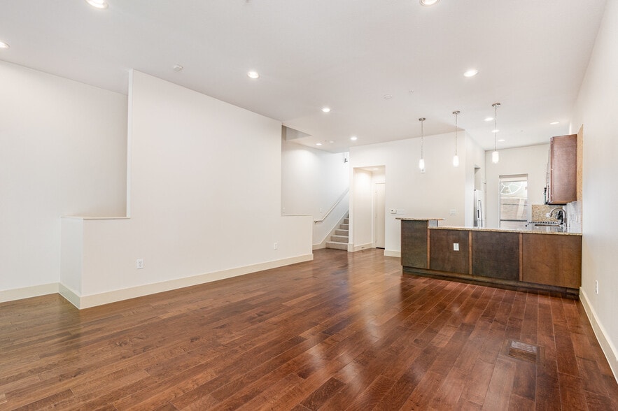 Building Photo - 4111 Newton Ave