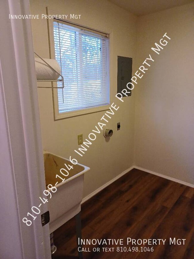 Building Photo - Spacious 2 Bedroom Duplex in Clio