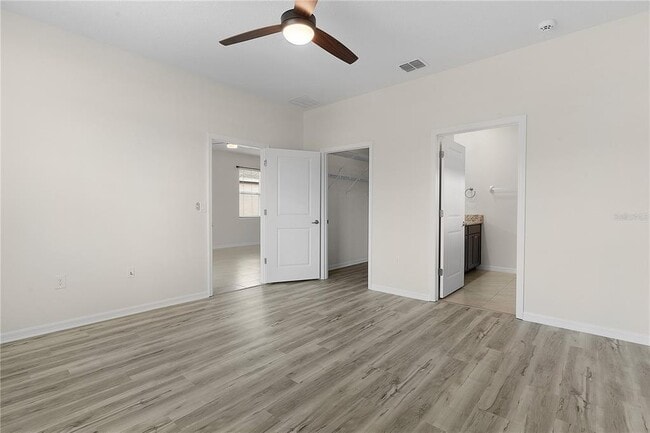 Building Photo - 5420 Sunshine Dr