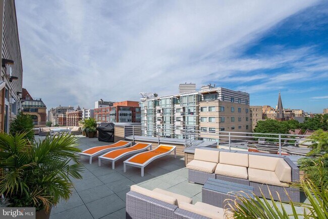 Building Photo - 1311 13th St NW