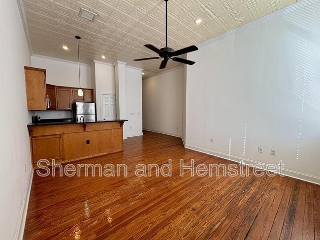 Building Photo - 1204 Broad St