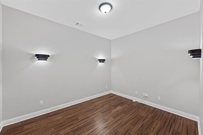 Building Photo - 203 Serene Hilltop Cir