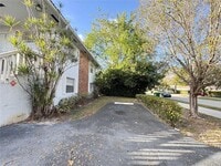 Building Photo - 4140 Woodside Dr