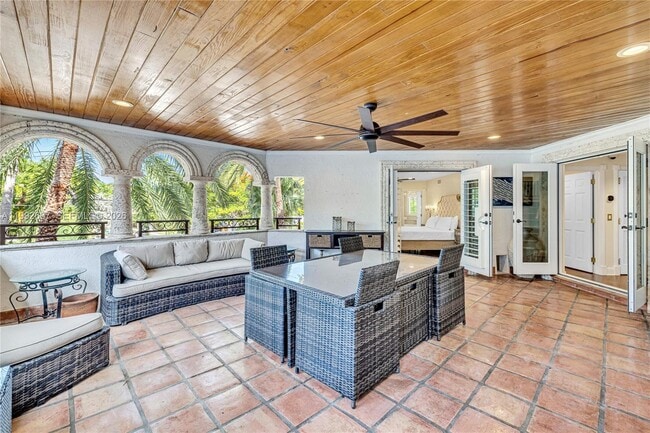 Building Photo - 625 Poinciana Dr