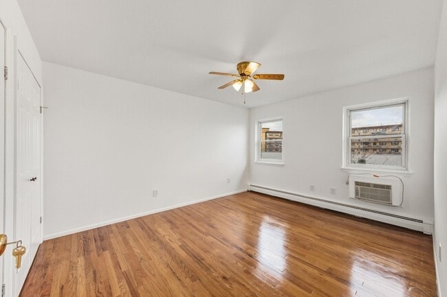 Building Photo - 1474 68th St