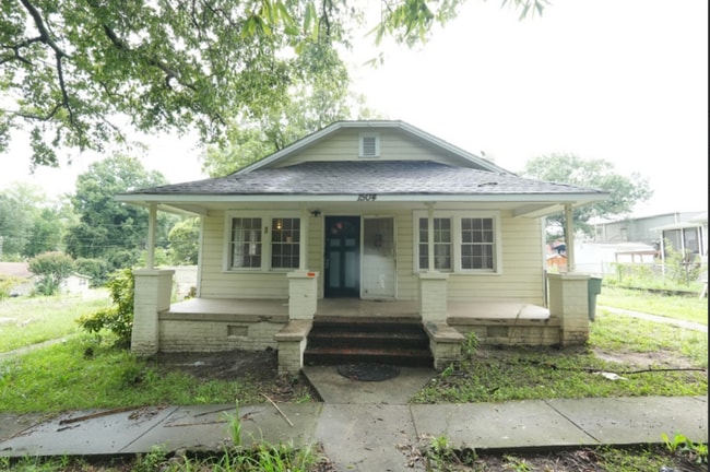 Building Photo - A charming house in Jewitt!