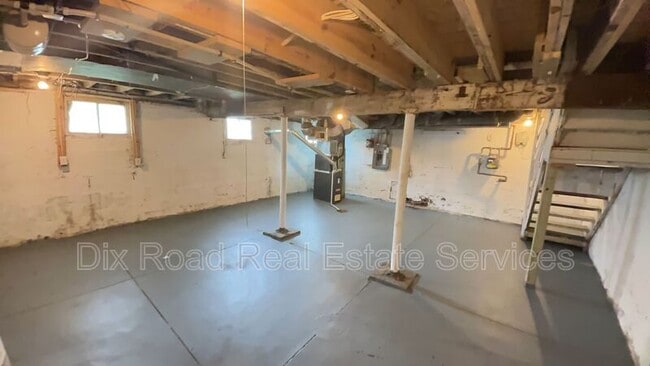 Building Photo - 4553 Midland Ave