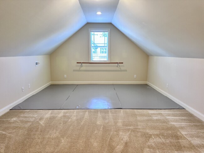 Building Photo - 413 Belhaven Ct