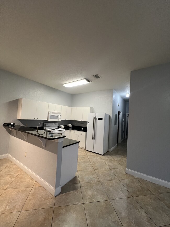 Kitchen - 5811 La Costa Dr