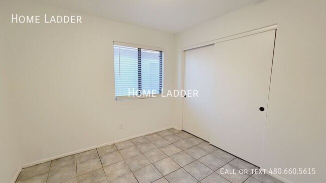 Building Photo - 8339 W Elm St