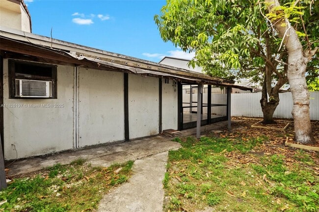 Building Photo - 12262 SW 10th St