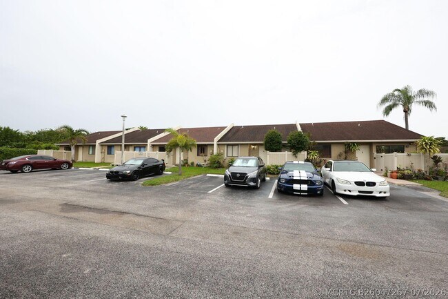 Building Photo - 10127 Boca Bend E