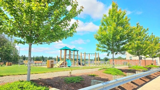 Building Photo - 6540 Yorktown Pl NE