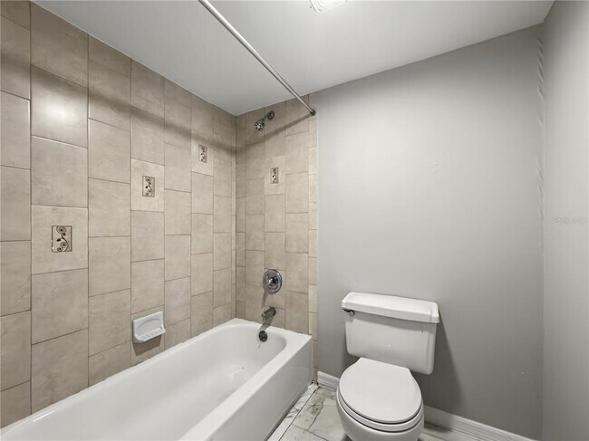 Building Photo - 566 Orange Dr