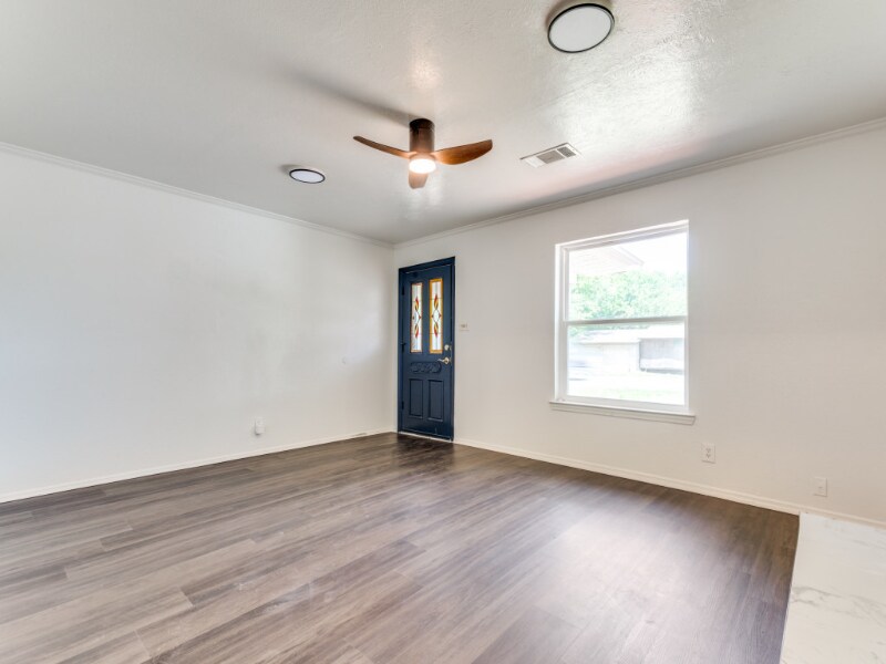 Building Photo - 1926 Chiesa Rd