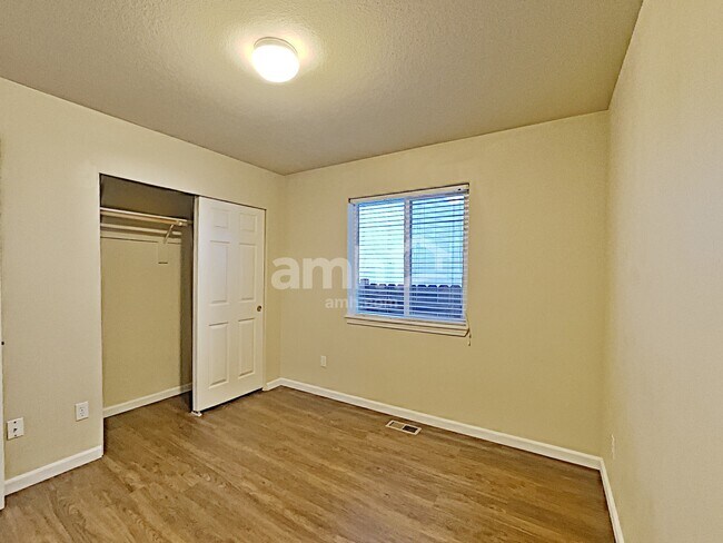 Building Photo - 13269 SE Piper Dr
