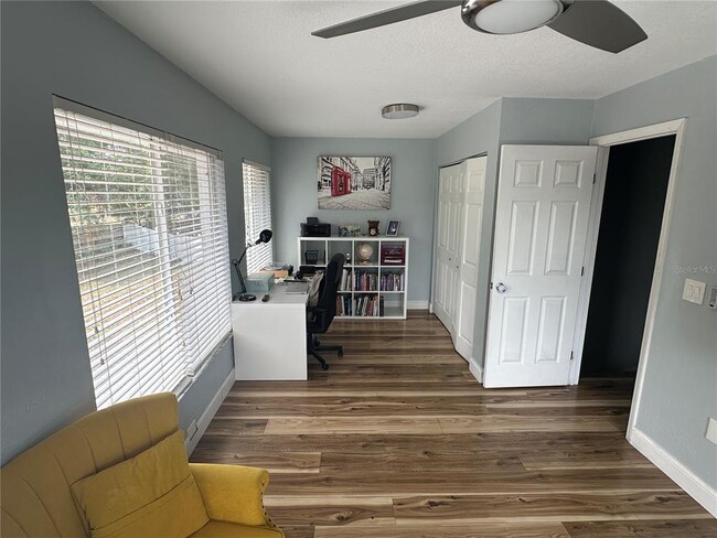 Building Photo - 7327 Floral Cir E