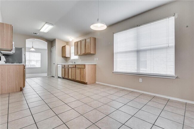 Building Photo - 602 Golden Gate Dr