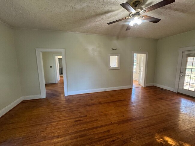 Building Photo - 207 Edgemont Ave