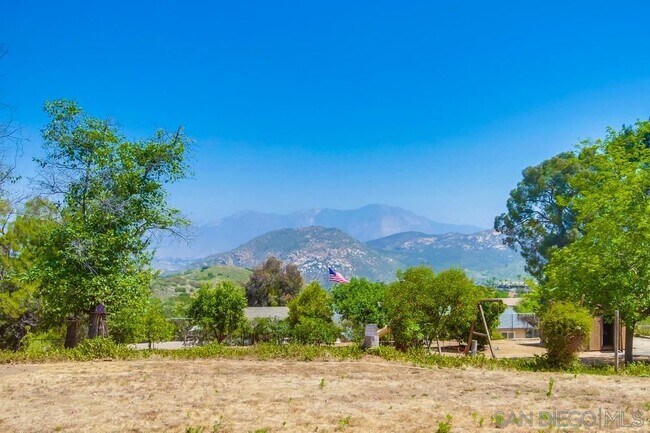 Building Photo - 145 La Cresta Heights Rd