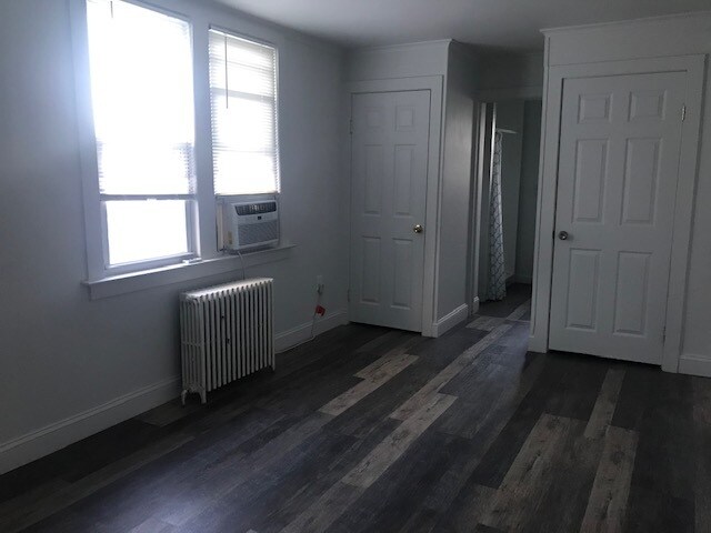 Building Photo - 146 S Country Rd