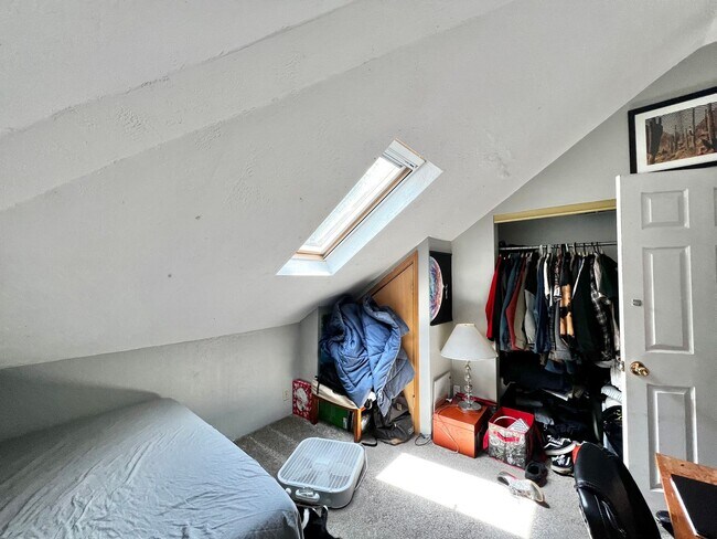 Building Photo - The Remington (BR-LN-KB)