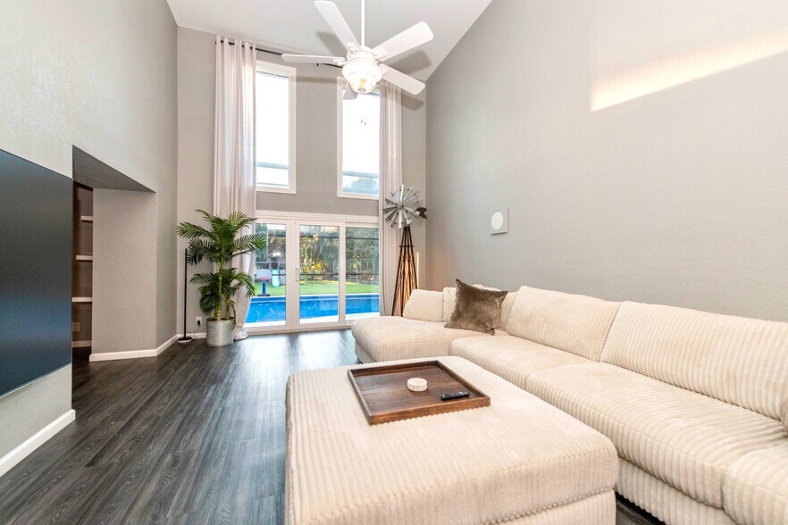 Building Photo - 16887 97th Way N