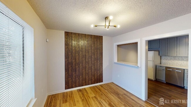 Building Photo - 29 Chatham Square